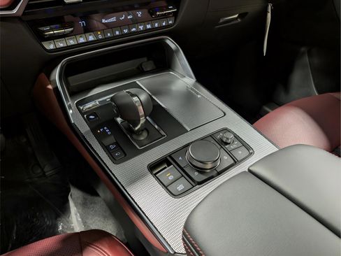 New 2025 MAZDA CX-70 Plug-In Hybrid w/ Premium Plus image 24