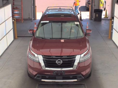 Used 2024 Nissan Pathfinder Platinum w/ Cargo Package AWD/4WD image 3