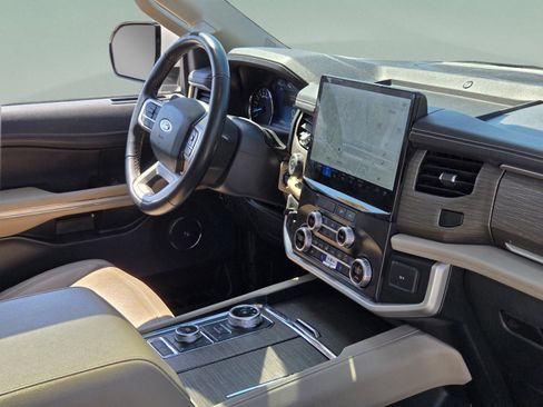 Used 2022 Ford Expedition Limited AWD/4WD image 16