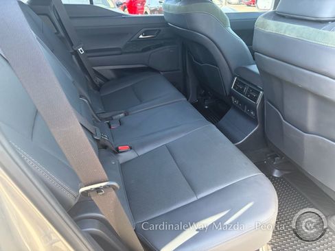 Used 2025 Lexus GX 550 AWD/4WD image 32