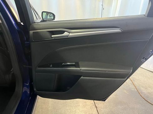 Used 2013 Ford Fusion SE FWD image 22