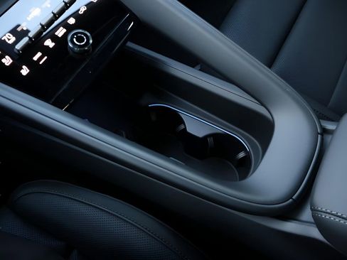 New 2025 Porsche Macan 4S Electric image 27