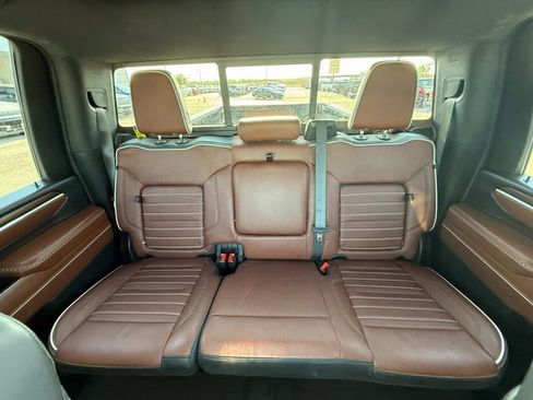 Used 2025 GMC Sierra 3500 Denali Ultimate image 12