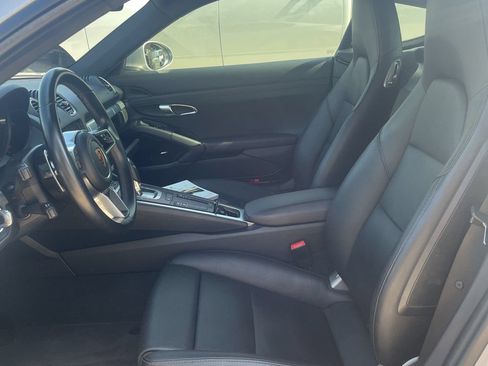 Used 2018 Porsche 718 Cayman RWD image 10