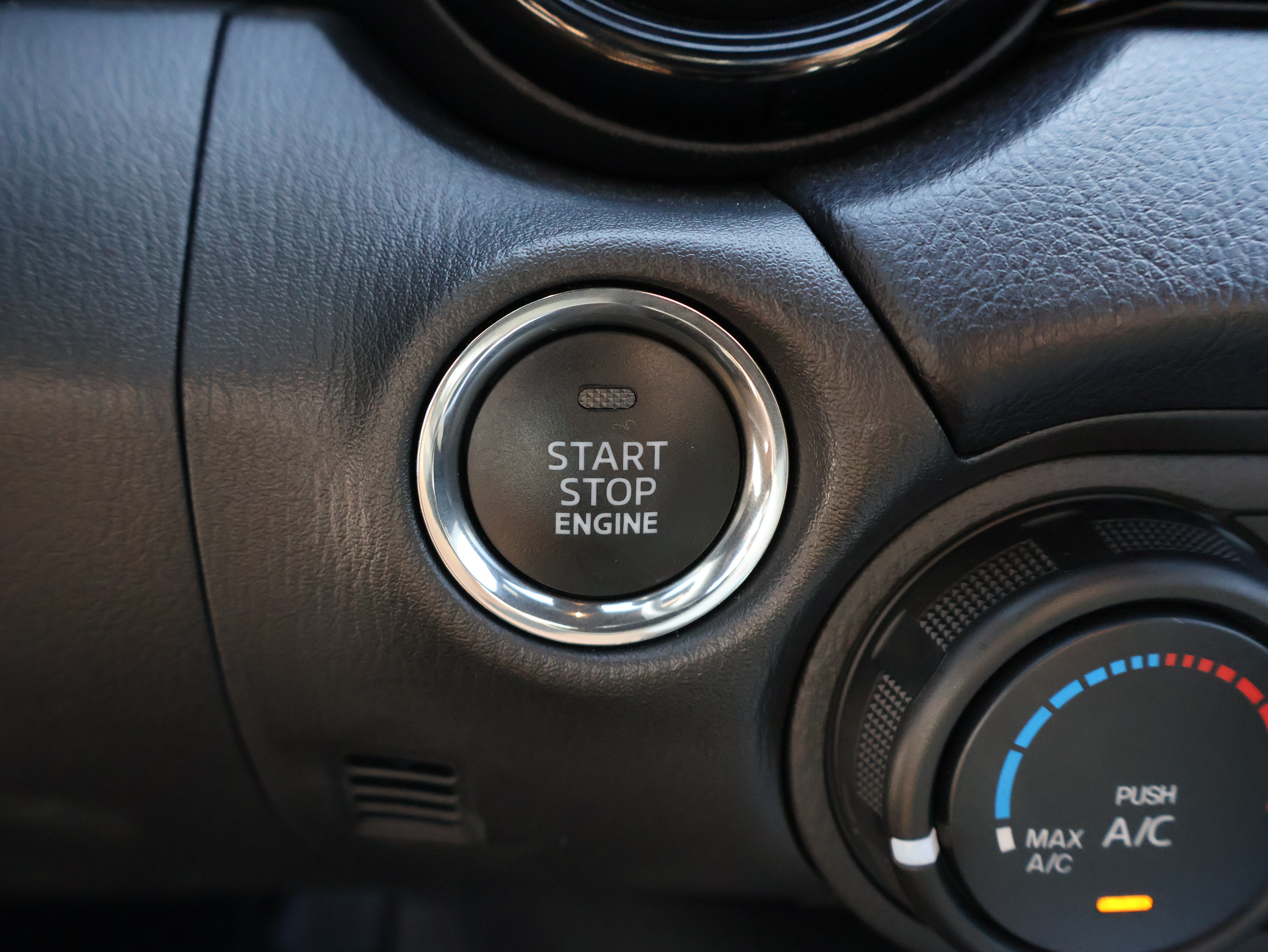 Certified 2025 MAZDA MX-5 Miata Club RWD image 21