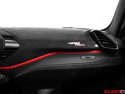 Used 2019 Ferrari 488 Pista Coupe RWD image 39