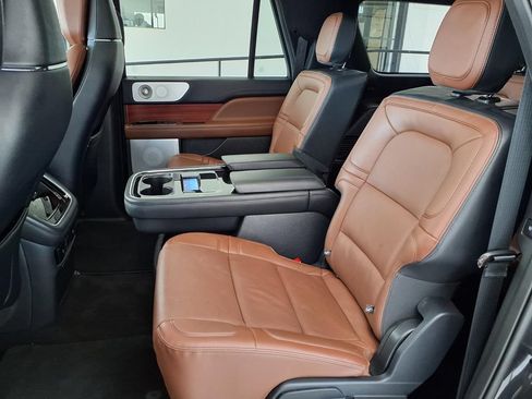 Used 2024 Lincoln Navigator L Reserve AWD/4WD image 14