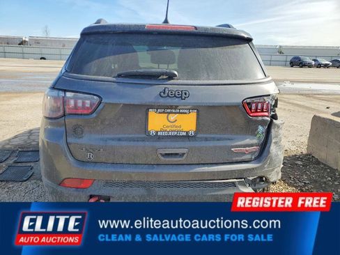Used 2021 Jeep Compass Trailhawk AWD/4WD image 12