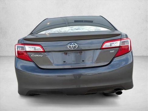 Used 2014 Toyota Camry SE image 3