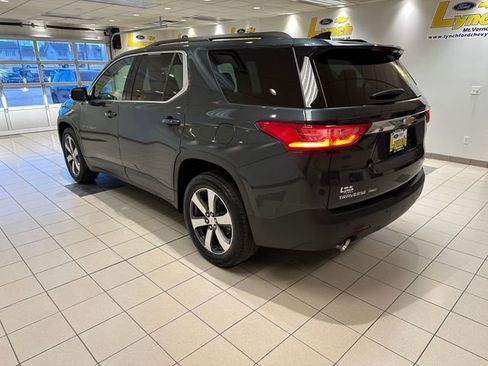Used 2019 Chevrolet Traverse LT w/ LT Premium Package image 24