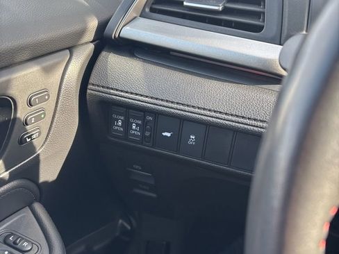 Used 2025 Honda Odyssey Sport-L image 17