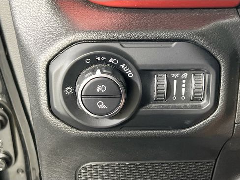 Used 2022 Jeep Gladiator Rubicon w/ Cold Weather Group image 10