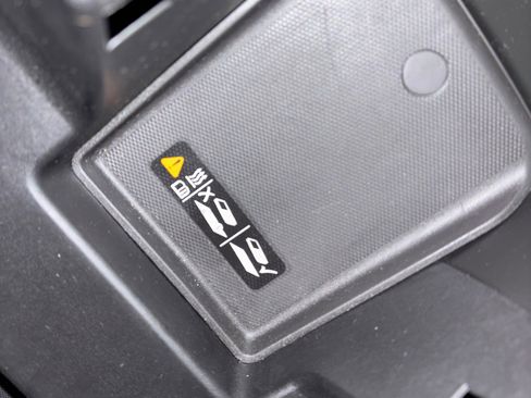 Certified 2025 GMC Sierra 1500 AT4 w/ AT4 Premium Package image 26