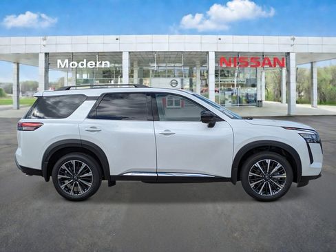 New 2026 Nissan Pathfinder Platinum FWD image 6