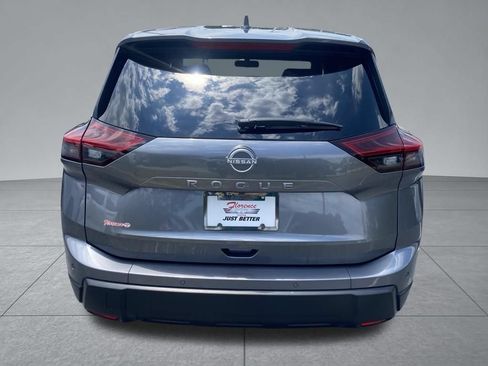 Used 2025 Nissan Rogue SV FWD image 12