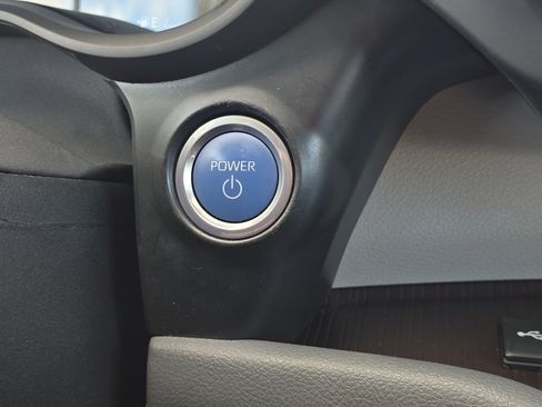 Certified 2024 Toyota Sienna LE FWD image 28