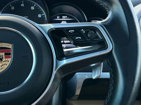 Used 2018 Porsche Cayenne Platinum Edition image 30