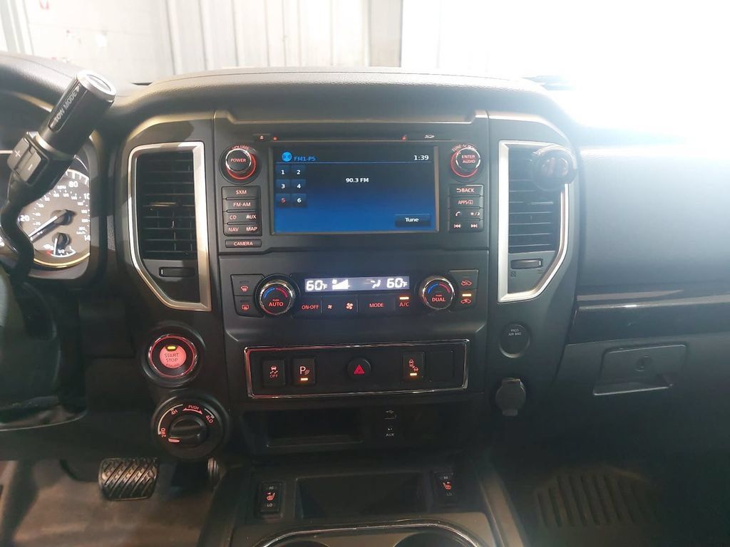 Used 2018 Nissan Titan SV w/ SV Convenience Package AWD/4WD image 20