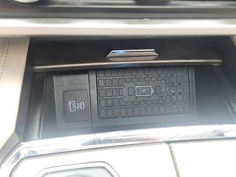 Used 2024 Ford Expedition Limited AWD/4WD image 39