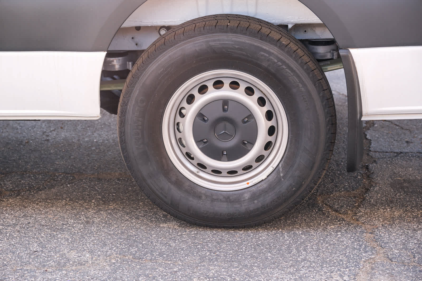 New 2025 Mercedes-Benz eSprinter 170 Cargo image 9