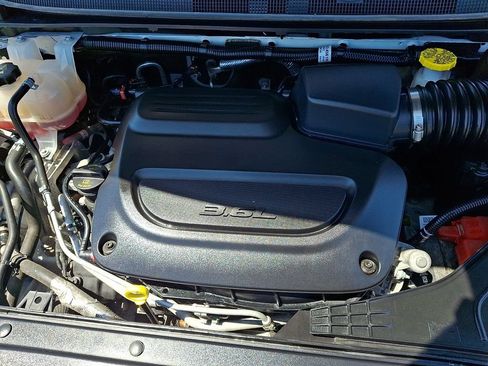 Used 2023 Chrysler Pacifica Touring-L FWD image 30