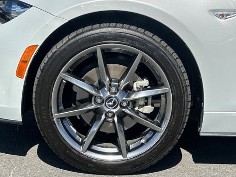 Used 2018 MAZDA MX-5 Miata Grand Touring image 12