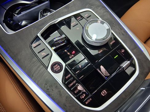 New 2026 BMW X7 xDrive40i w/ M Sport Package image 18