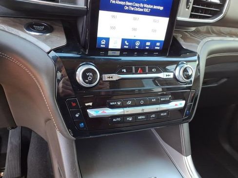 Used 2022 Ford Explorer Platinum w/ Equipment Group 601A image 12