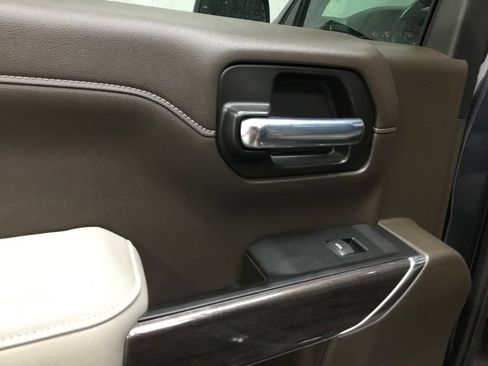 Used 2022 Chevrolet Silverado 1500 LTZ AWD/4WD image 13