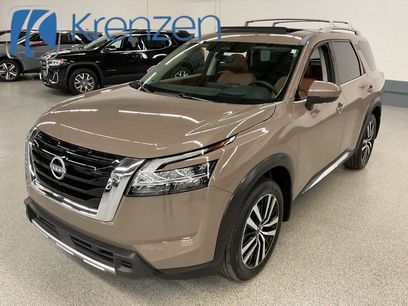 Used 2024 Nissan Pathfinder Platinum w/ Cargo Package