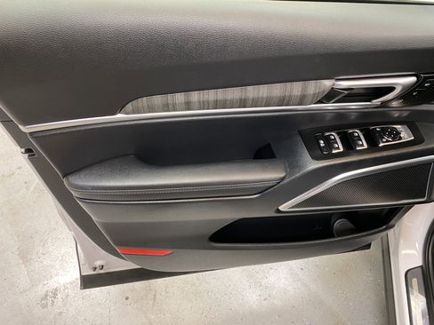 Used 2024 Kia Telluride SX w/ Towing Package image 20