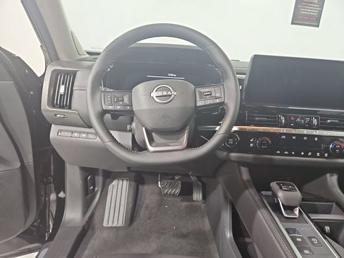 New 2026 Nissan Pathfinder Platinum w/ Cargo Package AWD/4WD image 13