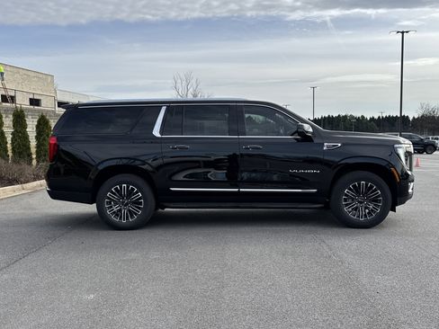 New 2026 GMC Yukon XL Elevation w/ LPO, Floor Liner Package image 11