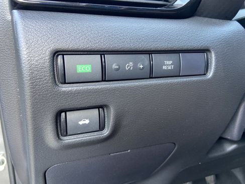 Used 2024 Nissan Sentra SV w/ All-Weather Package FWD image 4