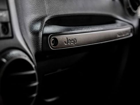 Used 2015 Jeep Wrangler Unlimited Sport w/ Quick Order Package 24S AWD/4WD image 30