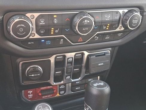 Used 2025 Jeep Wrangler Unlimited Rubicon 4xe w/ Safety Group image 15