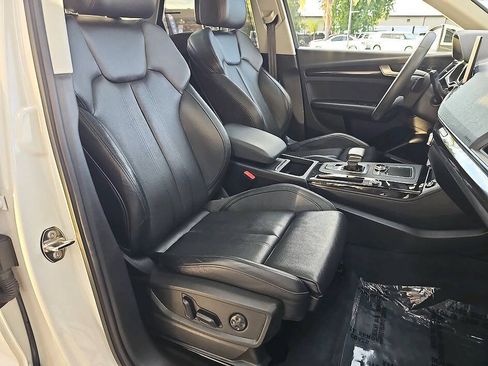 Used 2020 Audi Q5 e Premium Plus w/ Premium Plus Package AWD/4WD image 31