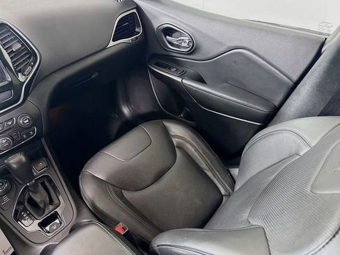 Used 2019 Jeep Cherokee Limited AWD/4WD image 24