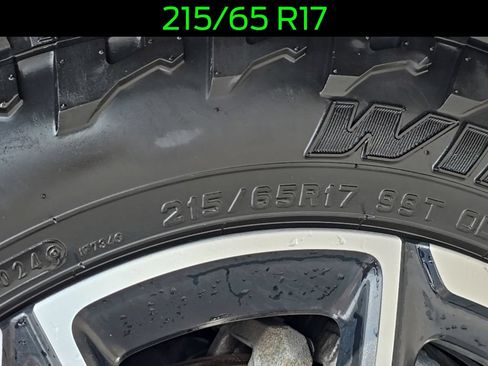 Used 2025 Jeep Compass Trailhawk AWD/4WD image 47