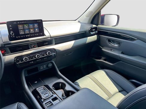 Used 2025 Honda Pilot EX-L image 22