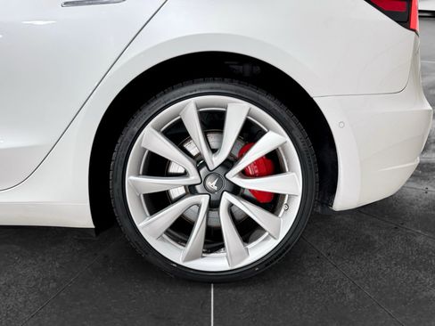 Used 2018 Tesla Model 3 Long Range AWD/4WD image 32