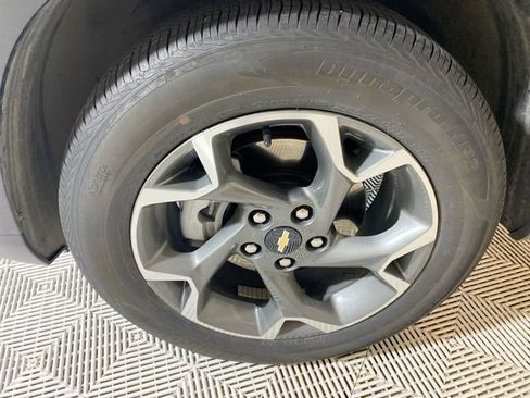 Used 2024 Chevrolet Trax LT w/ Sunroof Package FWD image 22