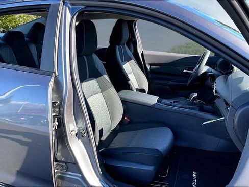 New 2026 Nissan Sentra SV w/ Floor Mat Package FWD image 9