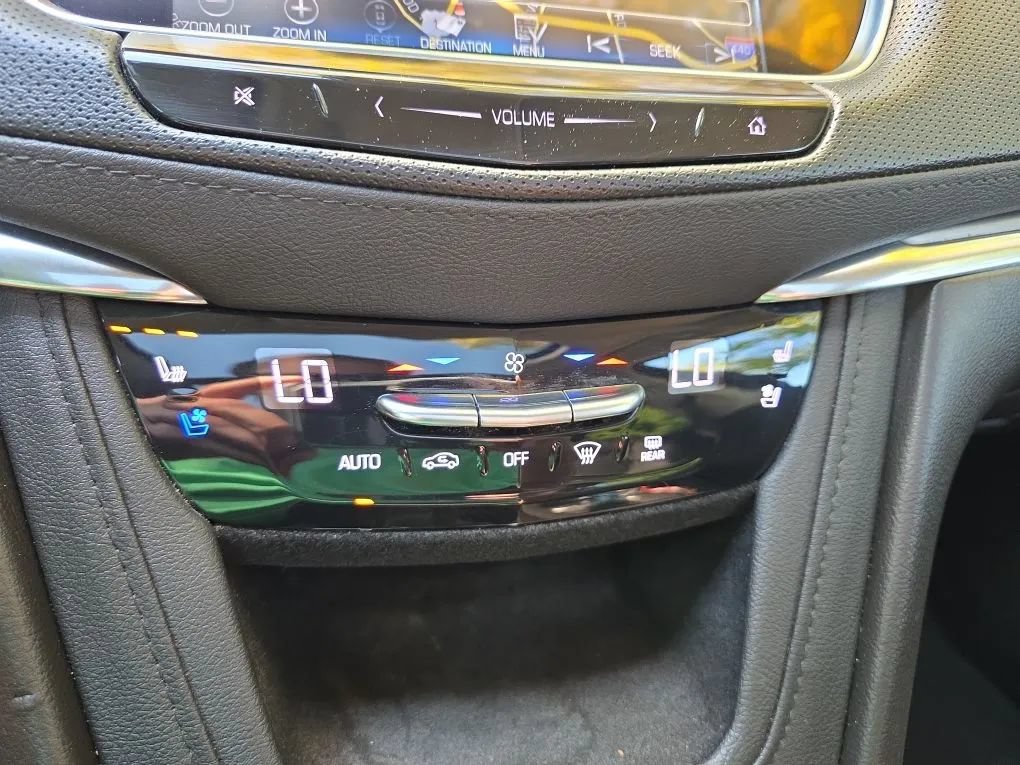 Used 2019 Cadillac XT5 Premium Luxury FWD image 33