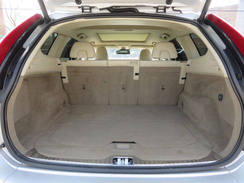 Used 2015 Volvo XC60 T6 Premier Plus image 24