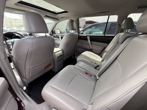 Used 2013 Toyota Highlander SE AWD/4WD image 18