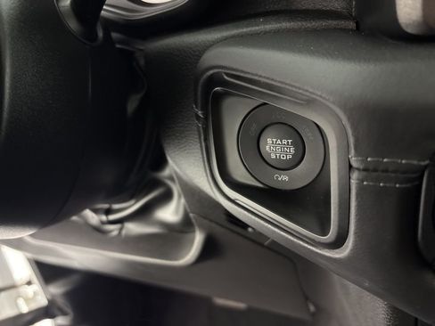 Used 2025 Jeep Wrangler Unlimited Sahara AWD/4WD image 26