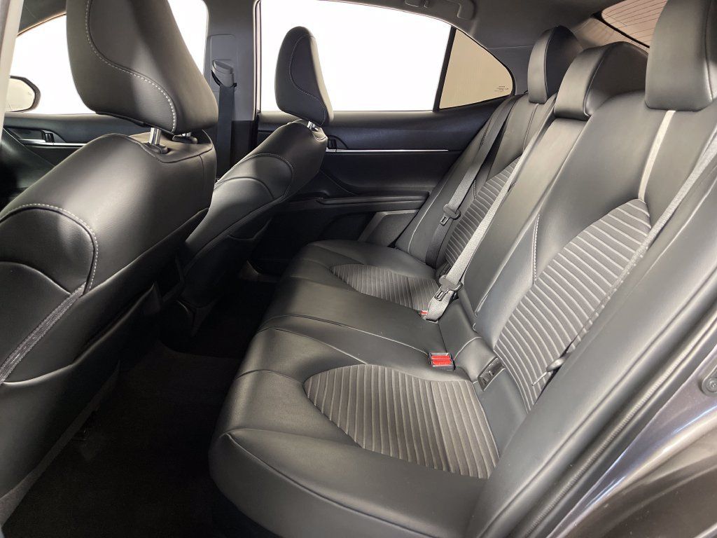 Certified 2020 Toyota Camry SE w/ Sunroof Package FWD image 13