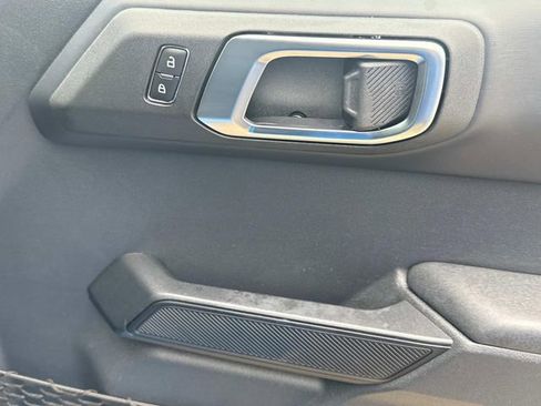 Used 2025 Ford Bronco Badlands AWD/4WD image 22