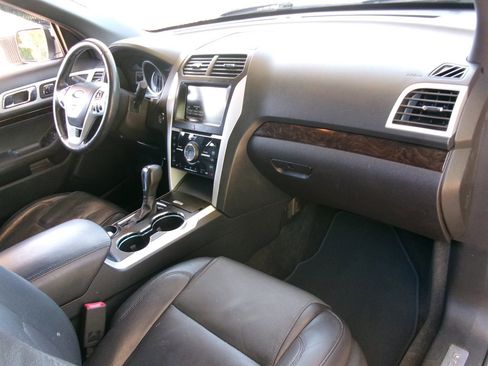 Used 2015 Ford Explorer Limited w/ Equipment Group 301A image 40